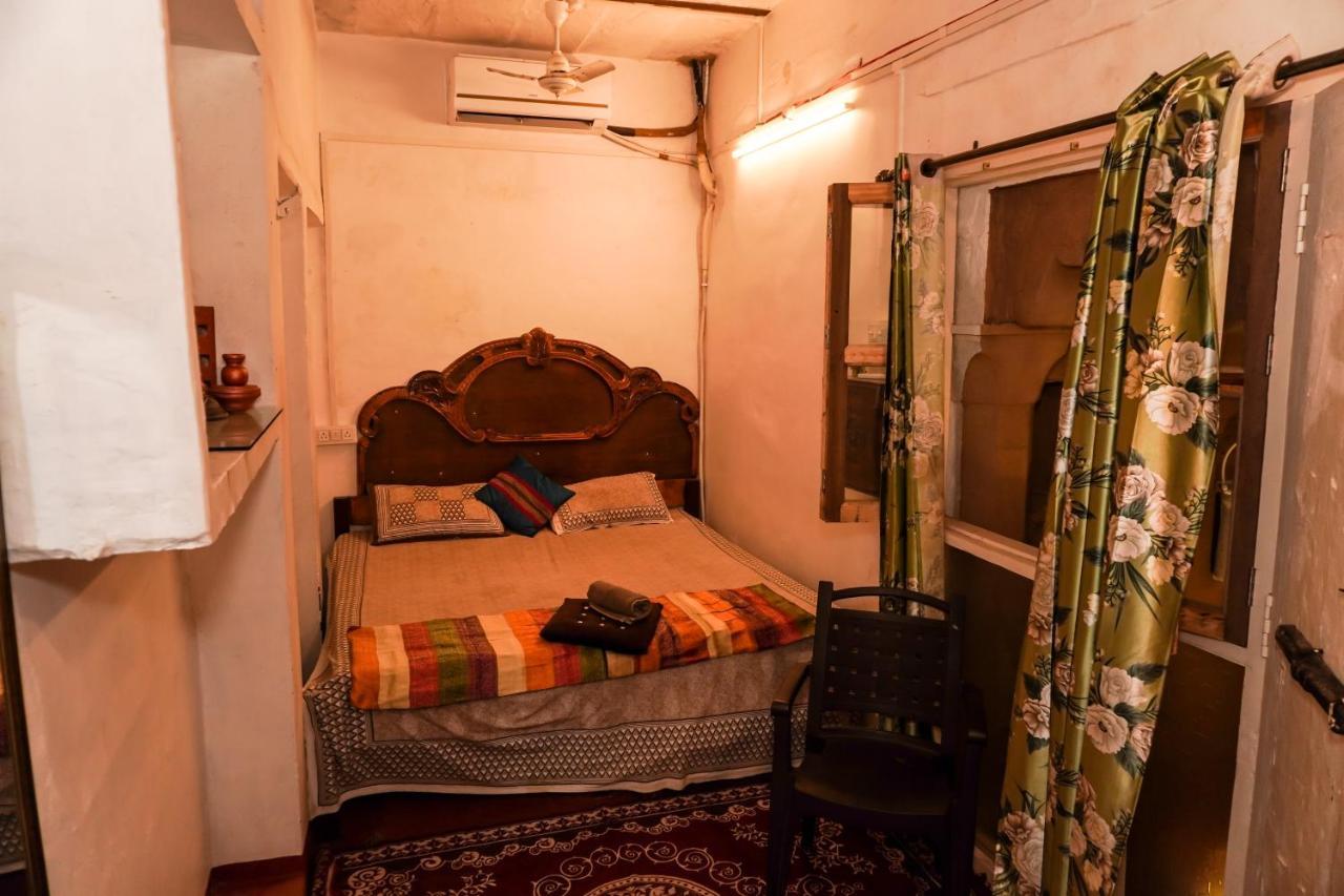 Narayana Haveli Hotel Varanasi Bagian luar foto