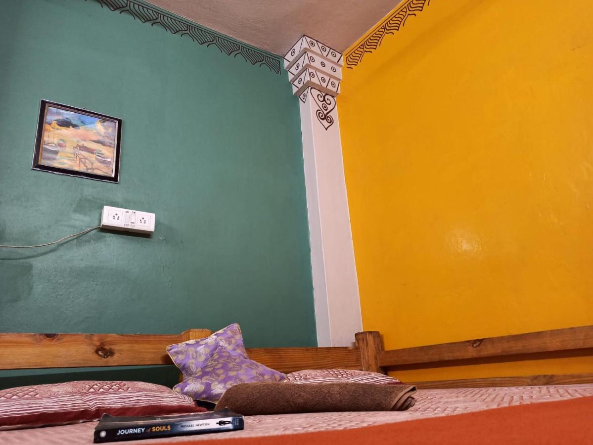 Narayana Haveli Hotel Varanasi Bagian luar foto